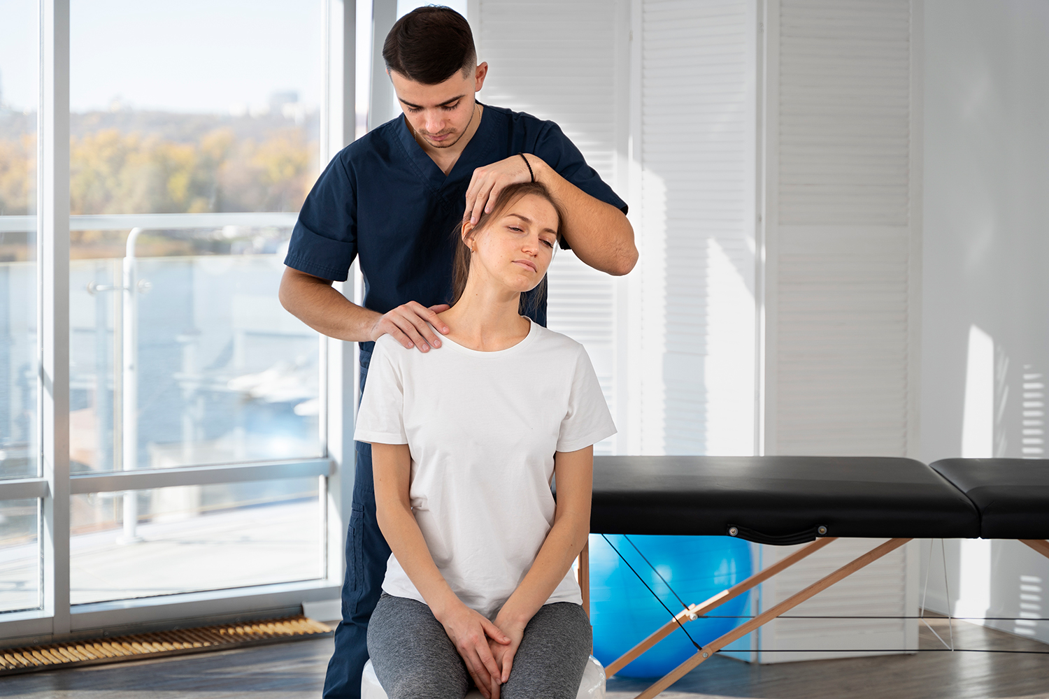 A Holistic Approach to Healing: Chiropractic & Physiotherapy for Total Wellness