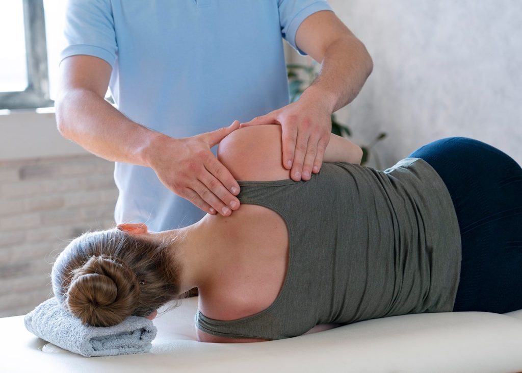 Unlocking Wellness: The Power of Chiropractic & PhysioChiroMotionpy