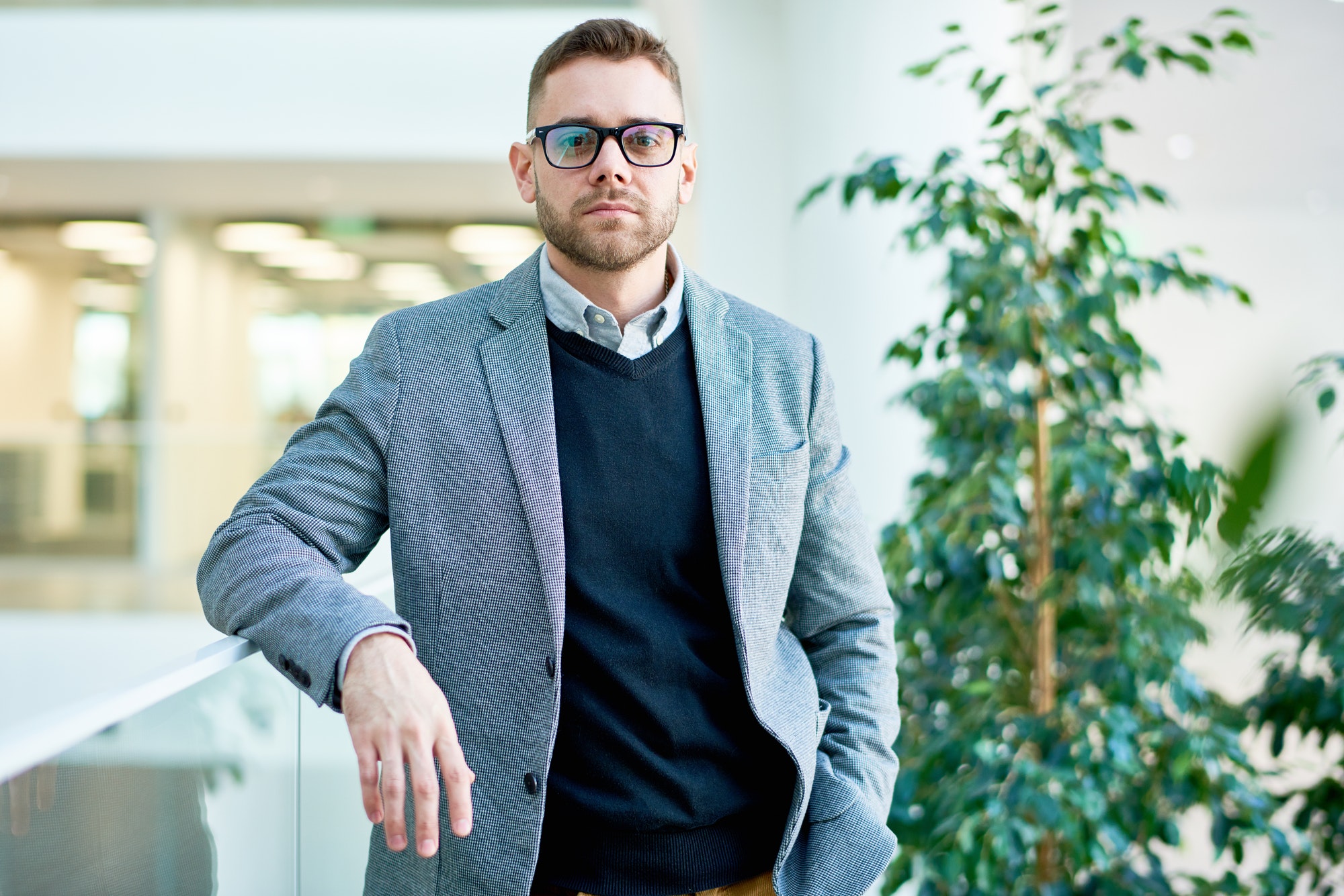 modern-businessman-wearing-glasses.jpg